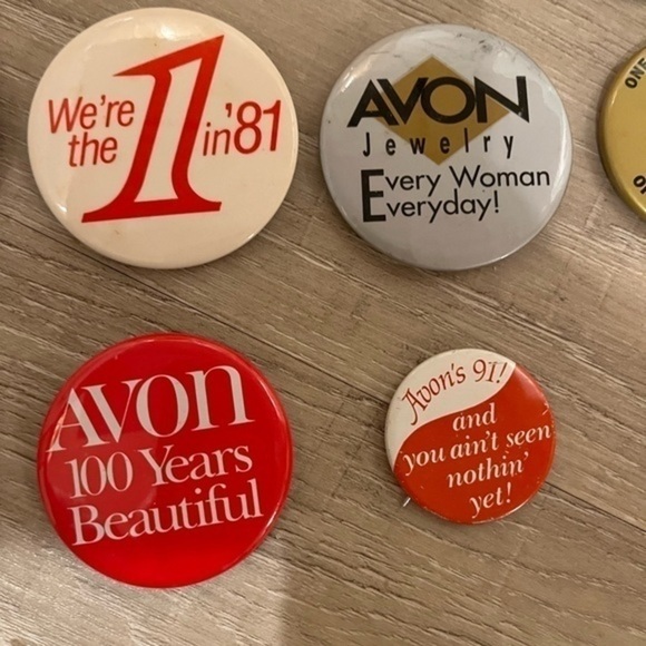 11 Vintage Avon Pinback President Club Avon Lady Buttons, Sales Promotional - Picture 7 of 13